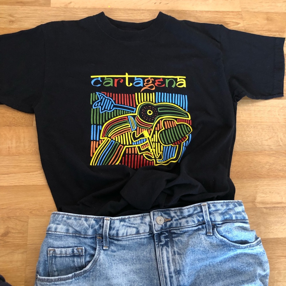 Cartegena Graphic Layering Tee Colorful Black Tee Shirt Medium